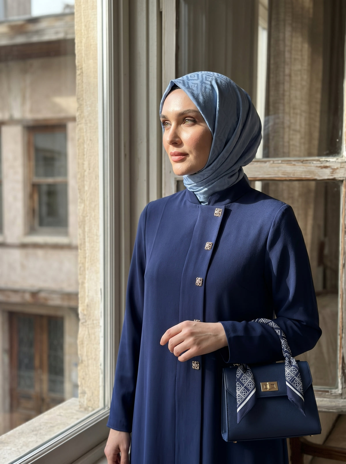 9558 Kare Aksesuarlı Ferace - Lacivert